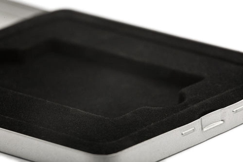 Emballage metallique pour cartes plastique
