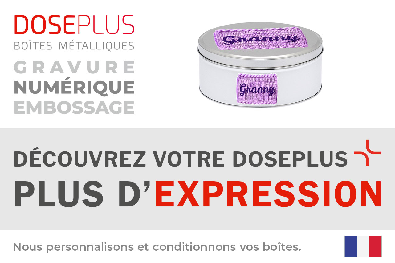 Boîte ronde en métal Doseplus DSR-055 – texte du bandeau : Découvrez votre Doseplus, plus d’expression. Boîte en fer-blanc élégante pour emballages personnalisés et cadeaux publicitaires.