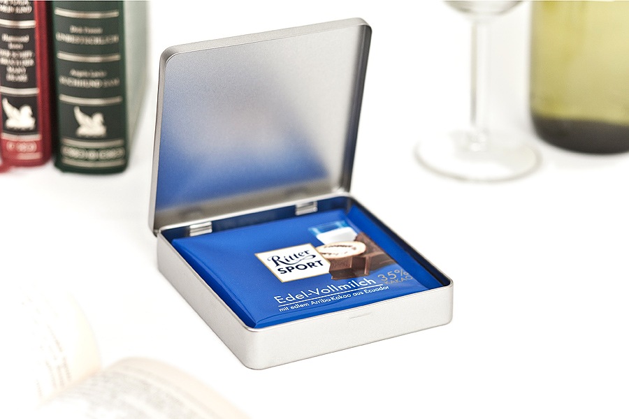 Boite metallique carree pour chocolats personnalisable