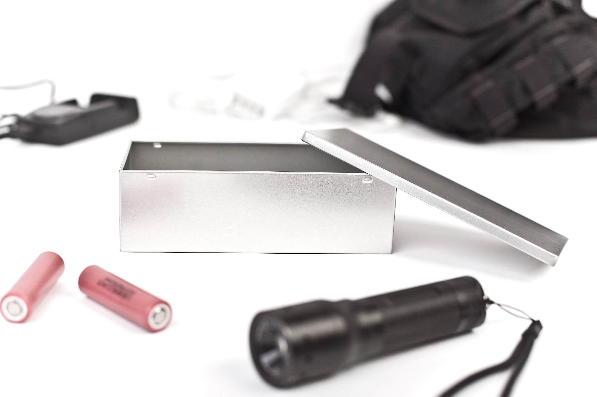 Boite cadeau en metal elegant