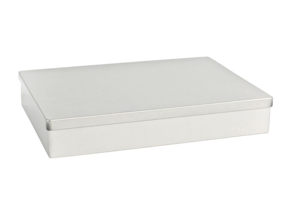 Boite rectangulaire en fer blanc
