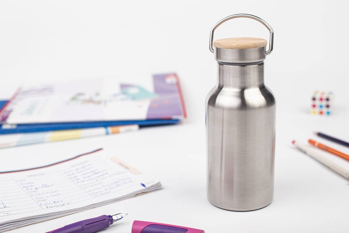 Bouteille isotherme acier avec couvercle bambou