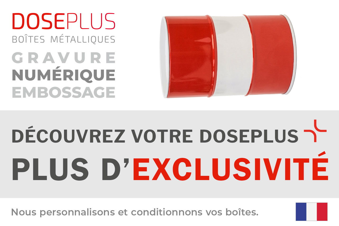 Boîte métallique ronde Doseplus en rouge et blanc avec finition brillante, design exclusif. Texte : « Emballages métalliques – embossage, gravure laser, impression – Découvrez votre Doseplus, plus d'exclusivité ».