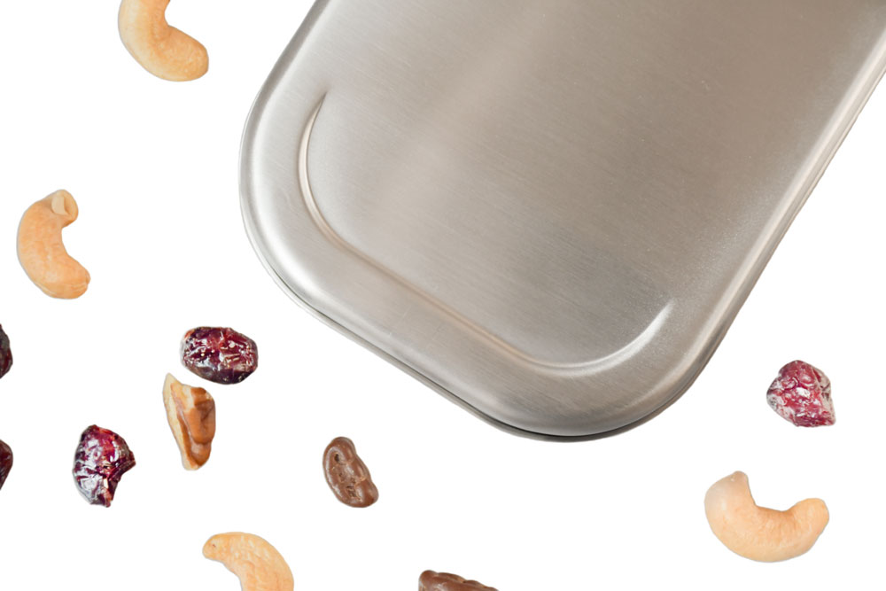 Vue rapprochée du couvercle en acier inoxydable avec noix et fruits secs – couvercle de rechange durable pour boîte à lunch en acier inoxydable