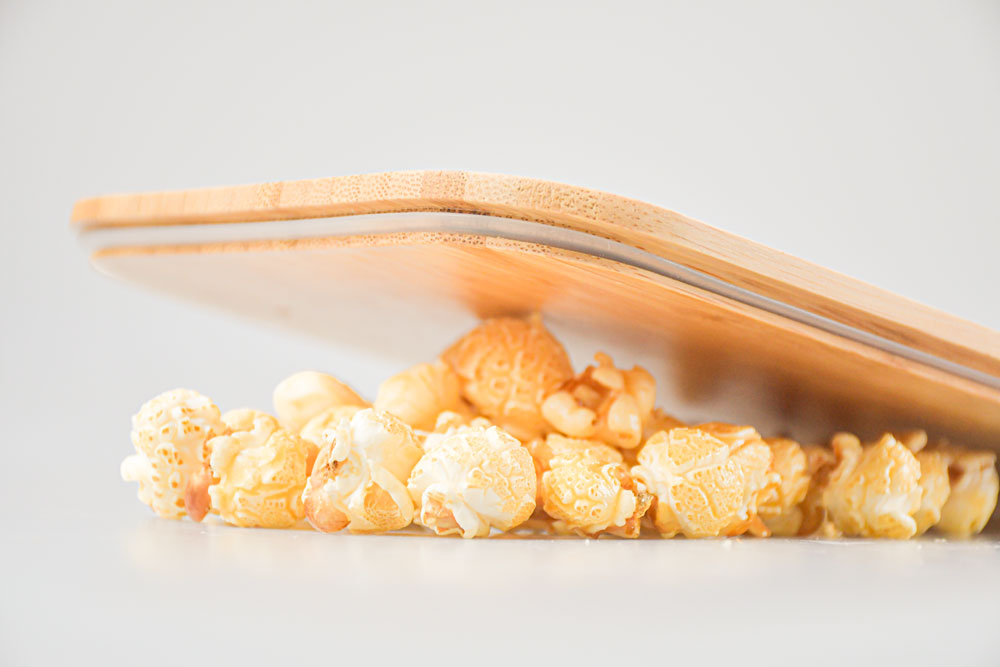 Couvercle en bambou sur une couche de pop-corn – couvercle de remplacement élégant en bois de bambou naturel