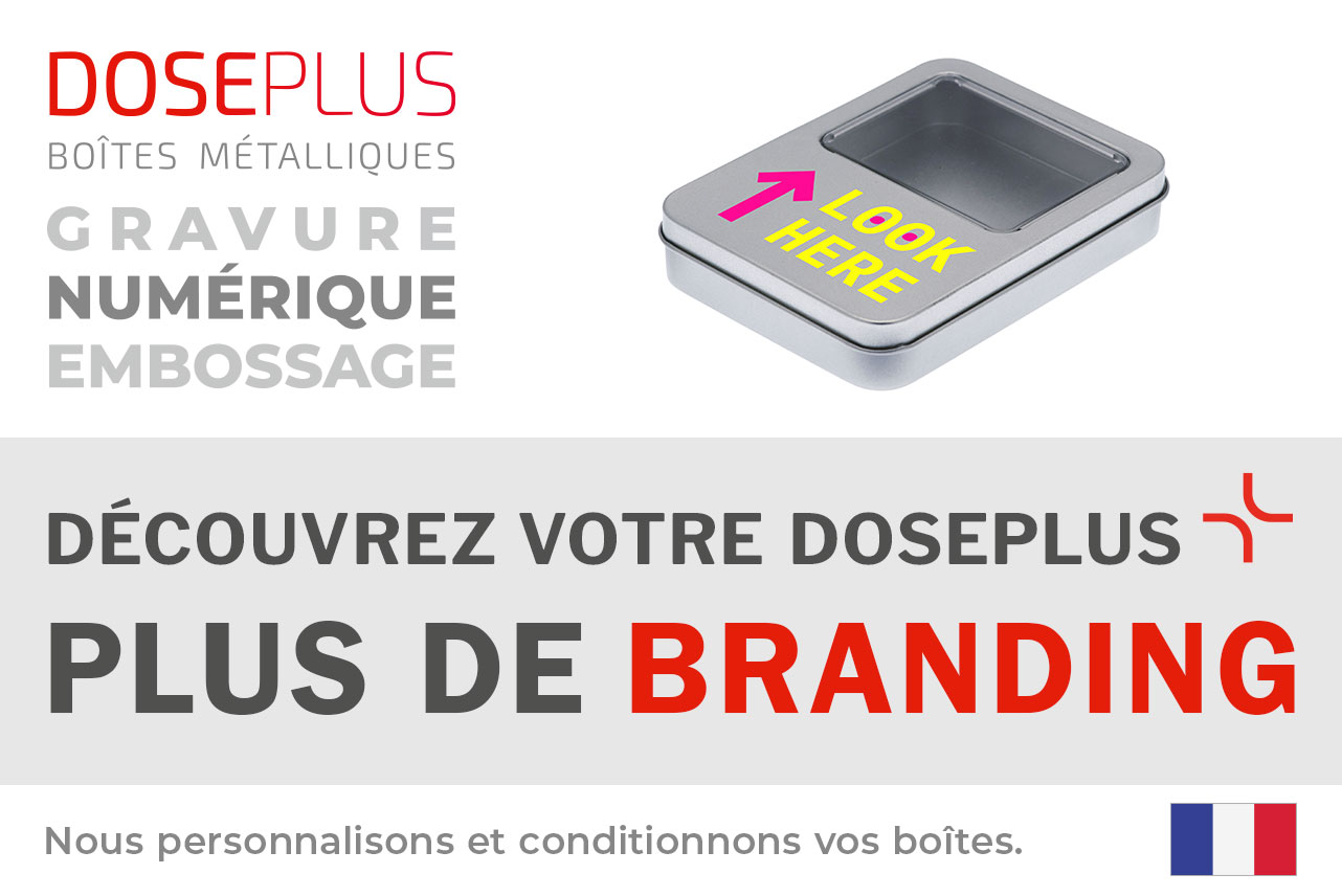 Boîte métallique Doseplus rectangulaire avec fenêtre – texte du bandeau : Découvrez votre Doseplus, plus de branding. Boîte haut de gamme personnalisée avec impression, gravure et gaufrage.
