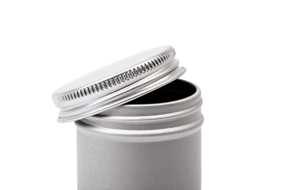 Schmale, runde 135-ml-Aluminiumdose mit Schraubdeckel, individuell personalisierbar durch Digitaldruck, Lasergravur oder Prägung auf Deckel und Dosenkörper.