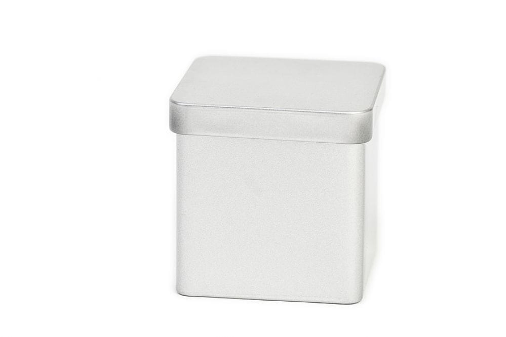 Boîte métallique carrée
