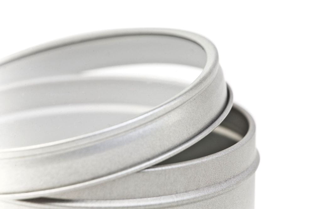 Boite herbes metallique avec fenetre visible