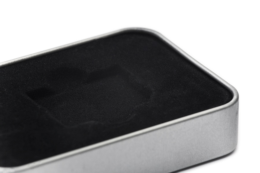 Boite metallique cartes SD avec fenetre