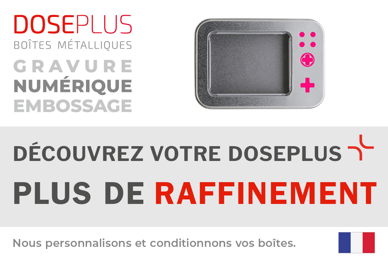 Boîte en métal Doseplus pour carte SD avec fenêtre – texte du bandeau : Découvrez votre Doseplus, plus de raffinement. Boîte personnalisée avec gravure, gaufrage et impression.