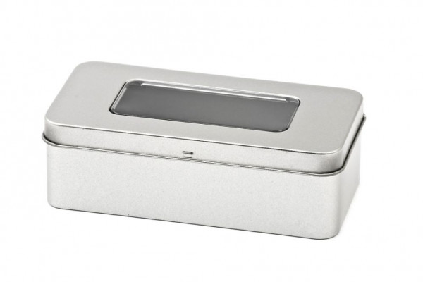 Boîte en fer blanc avec fenêtre
